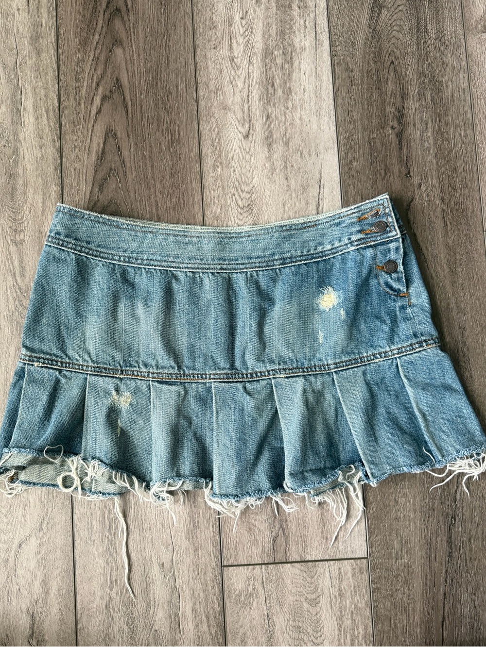 American Eagle Outfitters- Y2K Vintage Denim Mini Skirt with Frayed Ruffle Hem